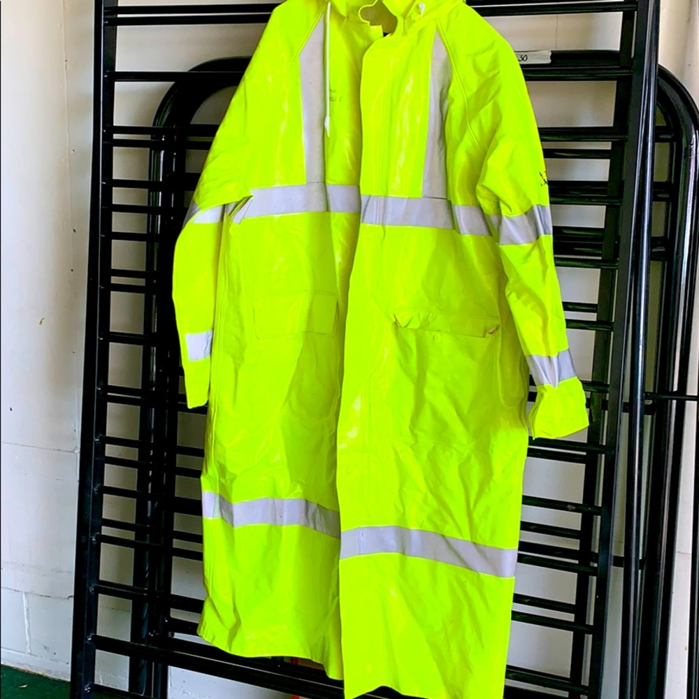 Use unisex one side FR raincoat